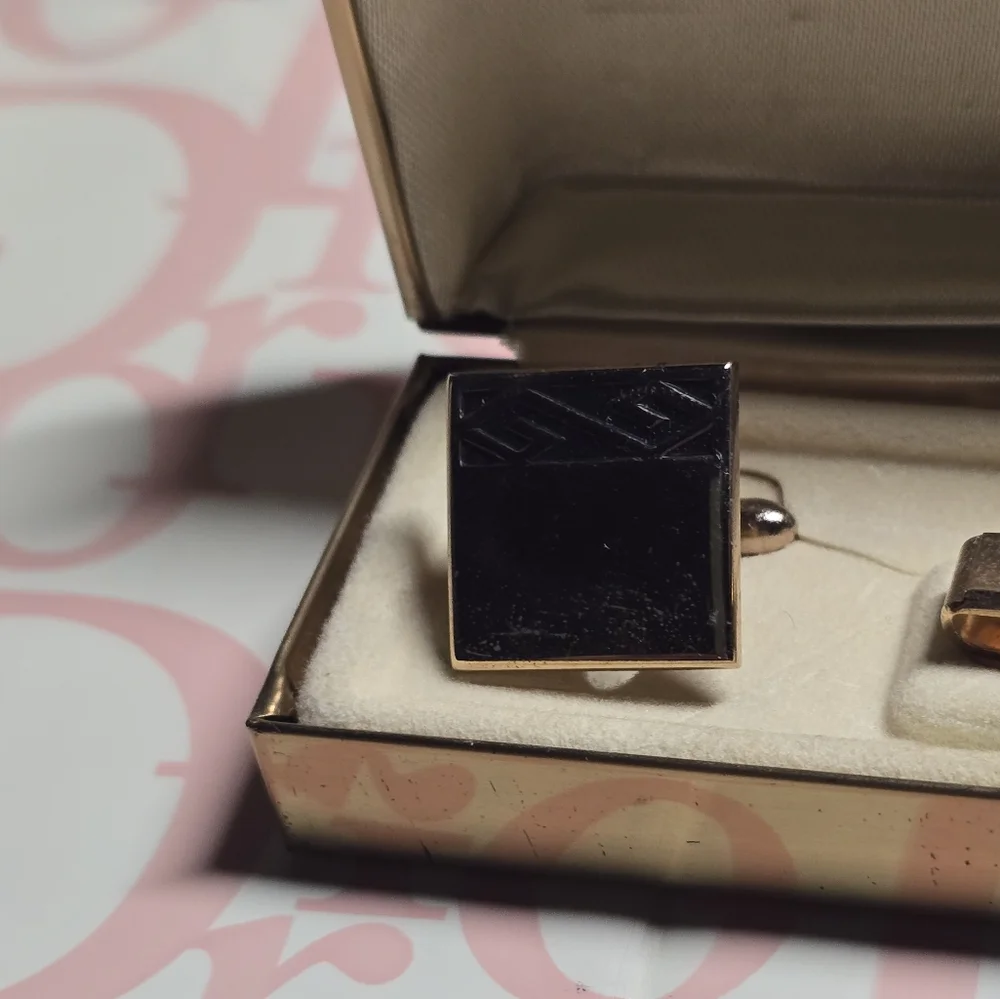 Vintage SWANK Gold Plated Men's Cufflinks Original Box GUC